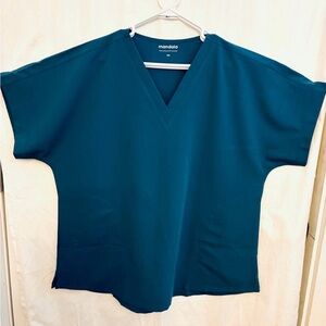 Mandala 3X short sleeve scrub top/ side pockets
